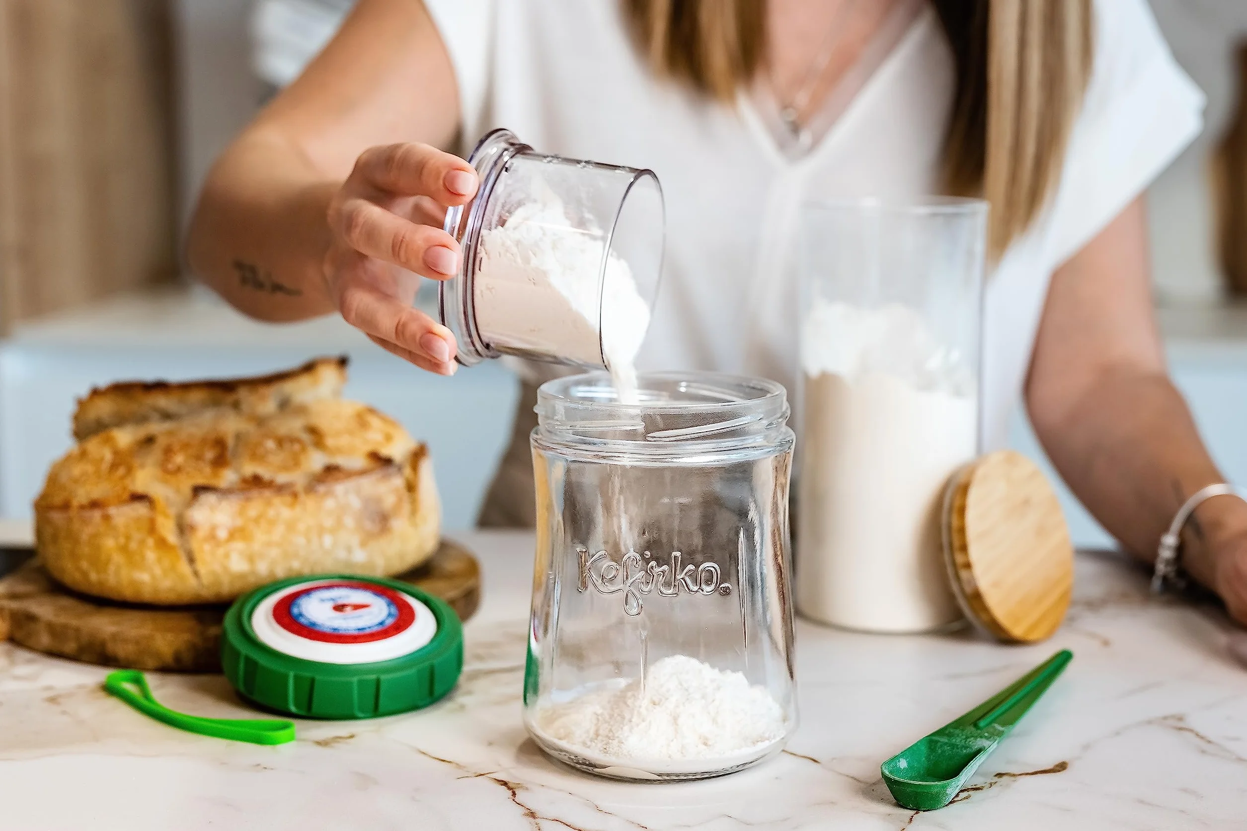 Kefirko Kit de démarrage au levain : fermenteur, bocal en verre, cuillère à mesurer, horloge de fermentation et livre d'instructions (Vert)