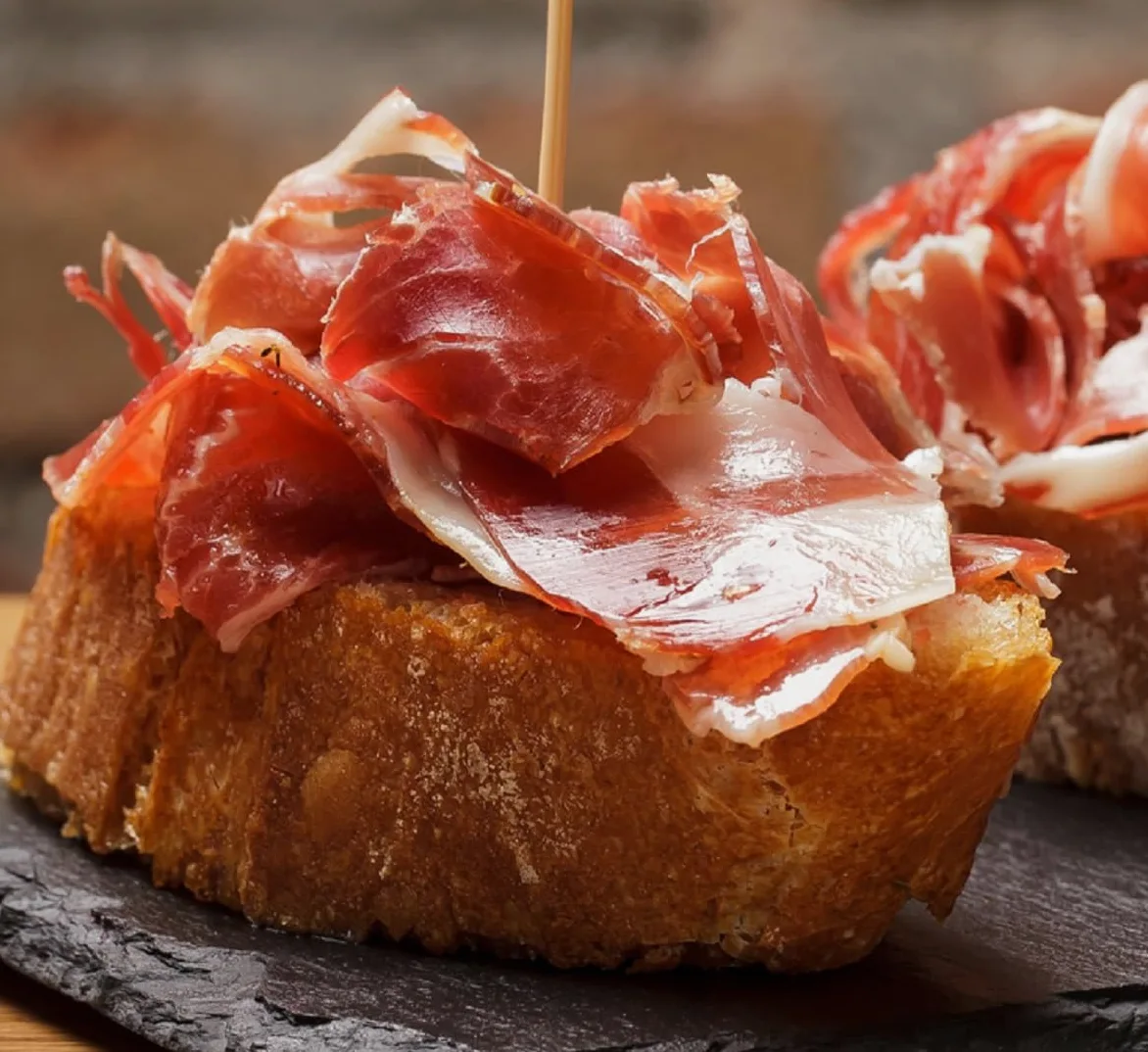LalolaGourmet - Jambon Serrano Trevélez I.G.P. (7.5/8 kg) - Jambon Espagnol Blanc - Label BLUE Avec Plus de 17 Mois de Maturation Naturelle - 100% Naturel et Sans Gluten