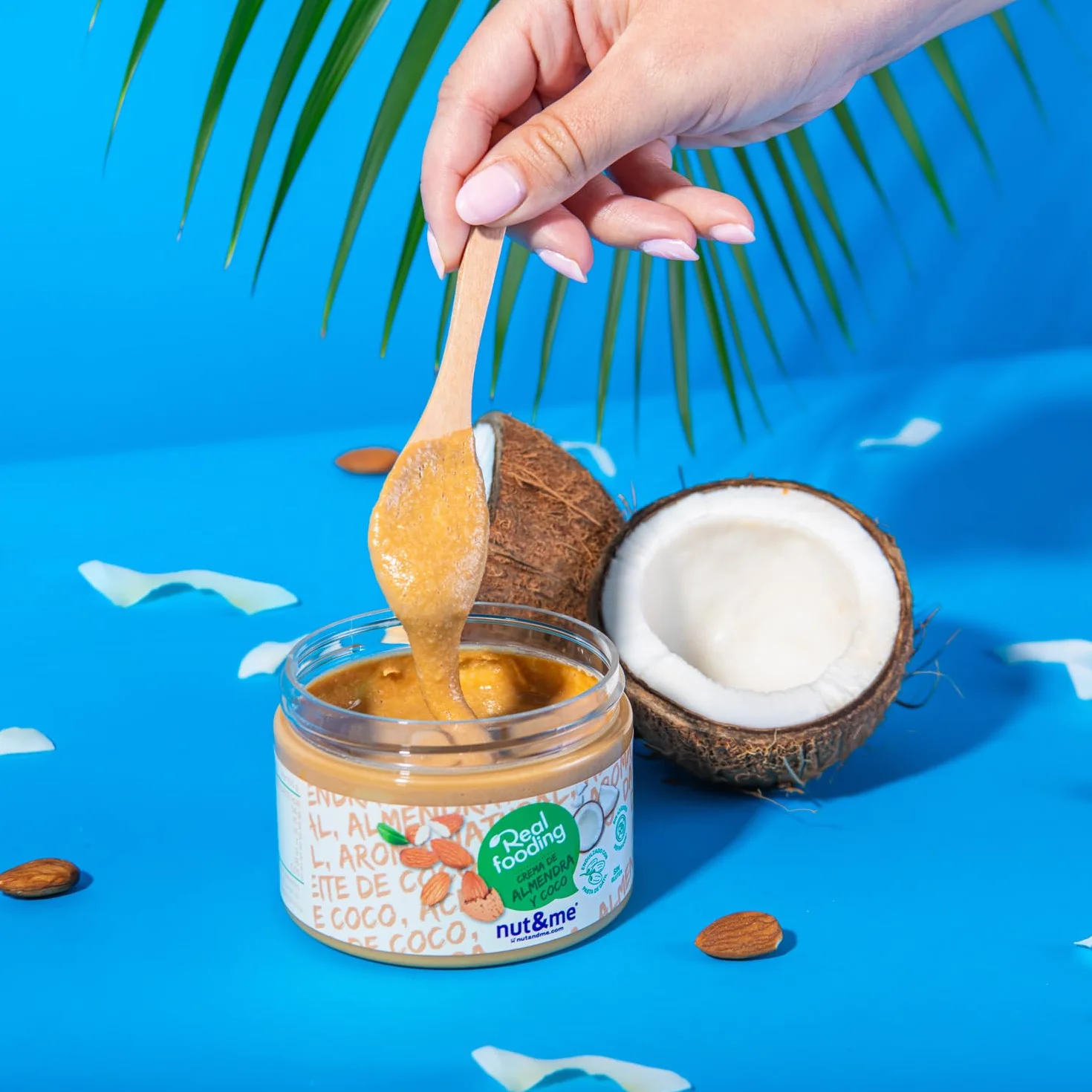 Crème de noix de coco 1 kg nut&me | A base de noix de coco et d'amandes | Faible teneur en glucides | Sans lactose|Sans gluten | Coconut | Pack 4 x 250 g