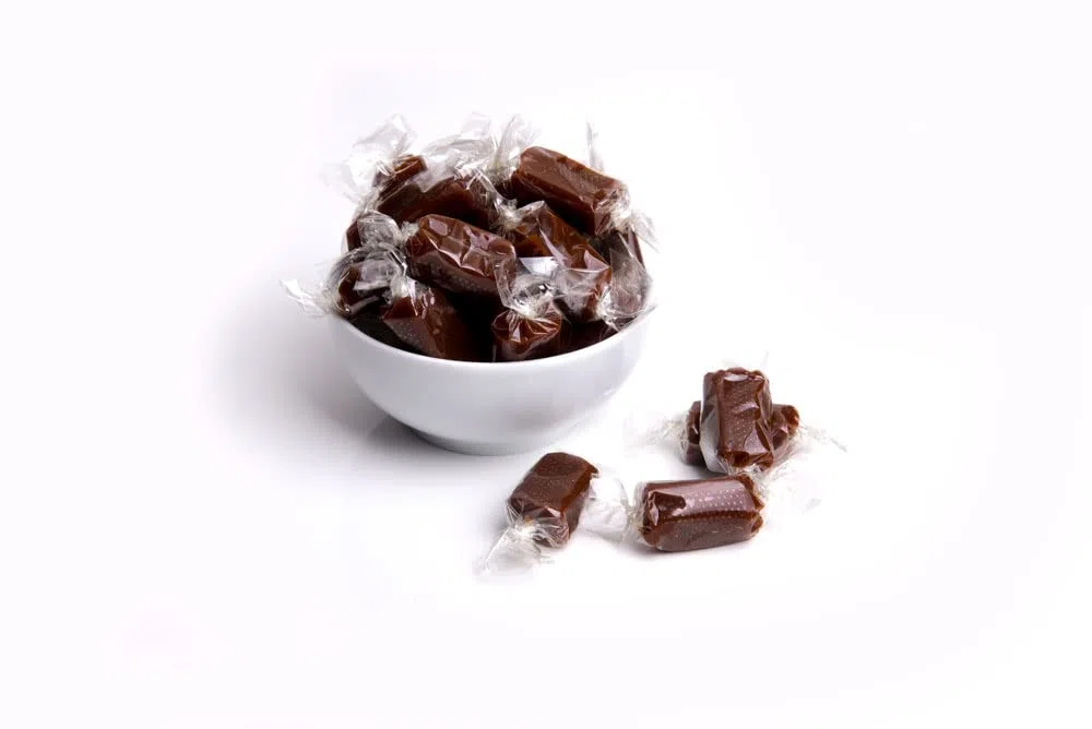BRIEUC – 1KG de Bonbons Mous au Caramel au Beurre Salé (Sel de Guérande) - Gourmandise Bretonne 100% FRANÇAISE